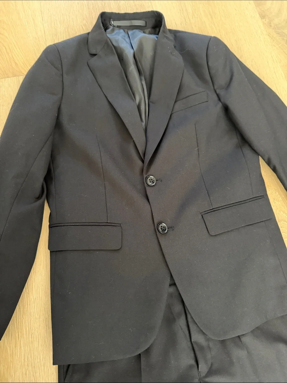 Marvelous world tailored black